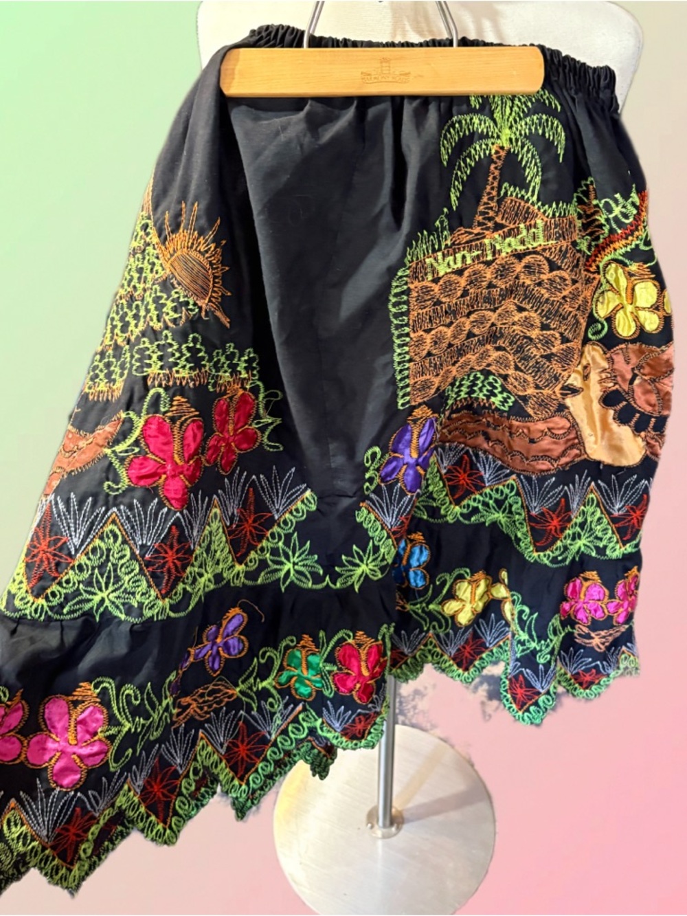 Black Embroidered Midi Skirt with Multicolor Floral Motif No Brand No Size